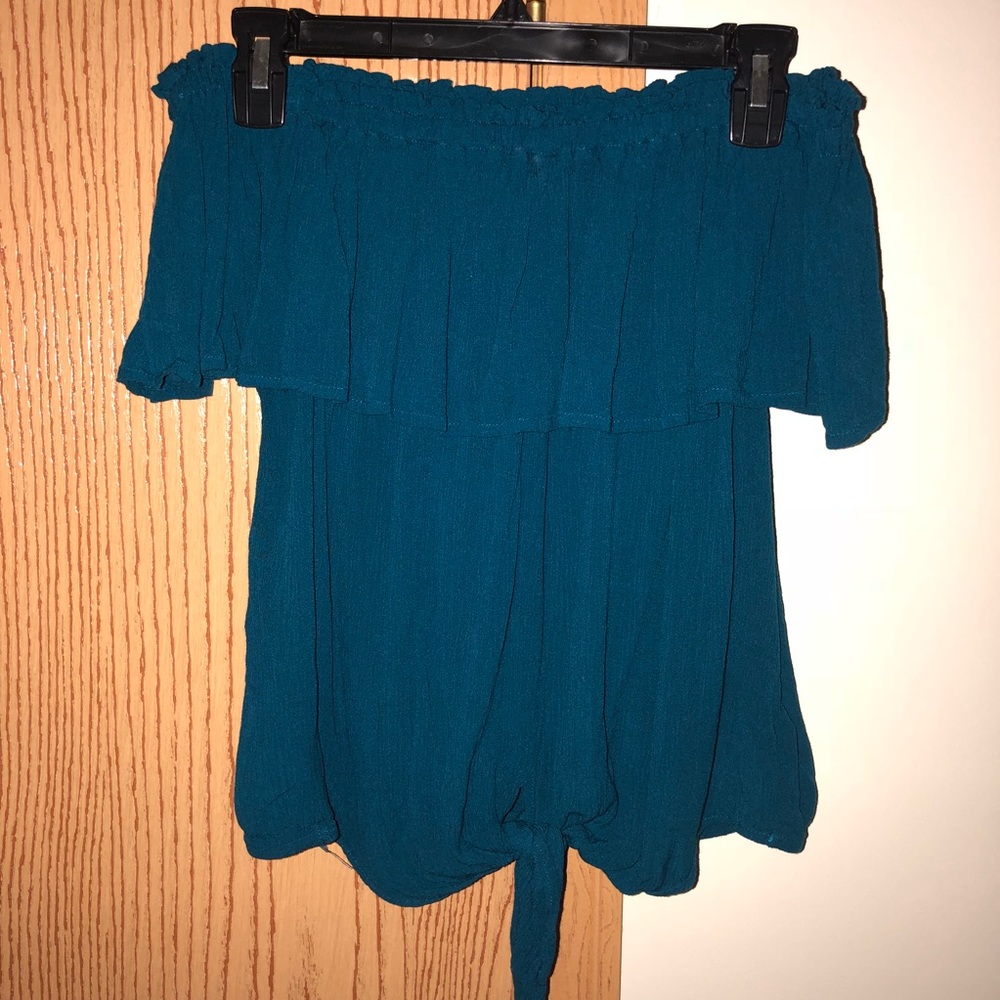 Express off the shoulder tie front top. Size M